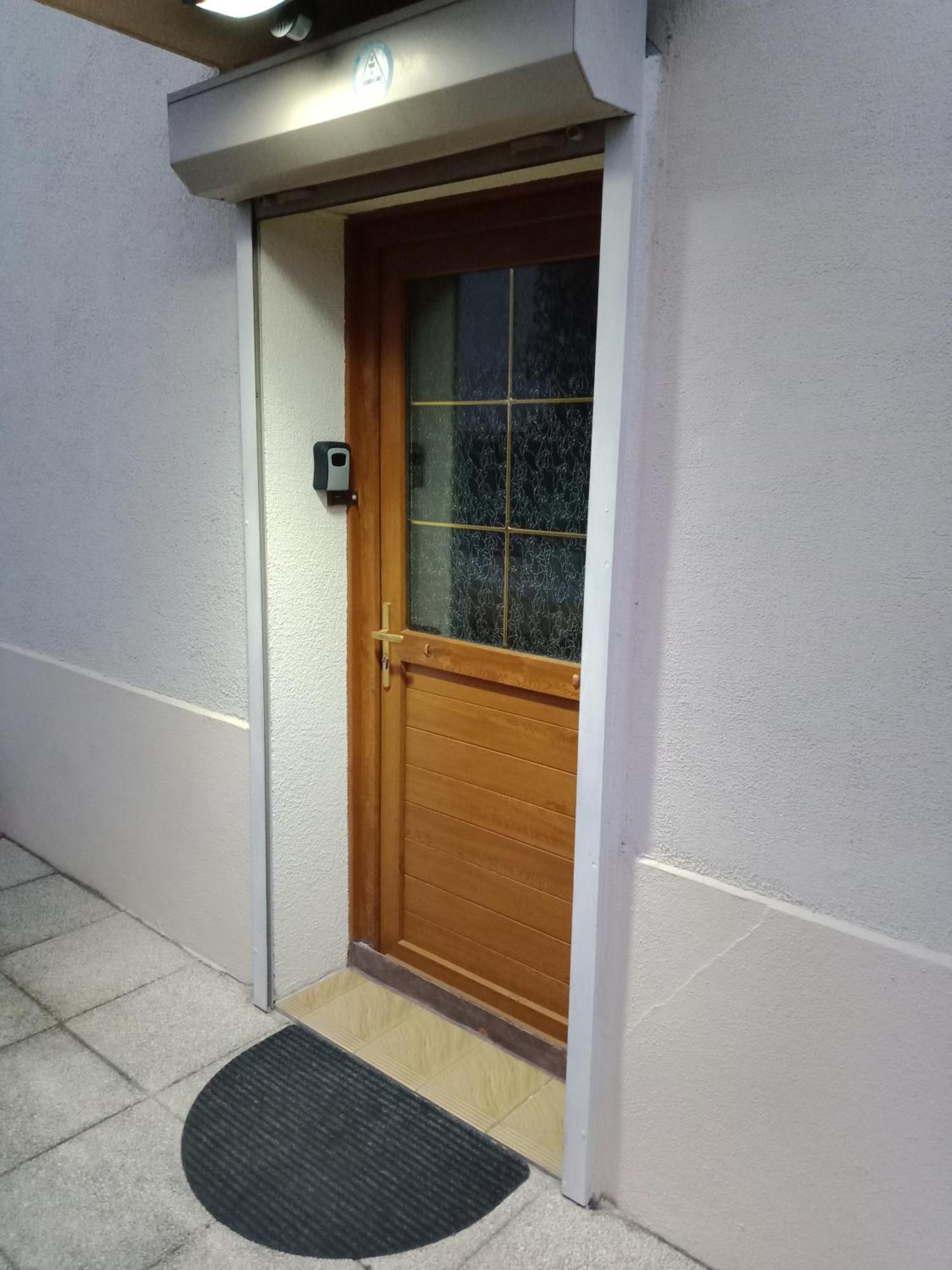 Maison Entiere Avec Parking, Garage Et Jardin Montlucon Ruang foto